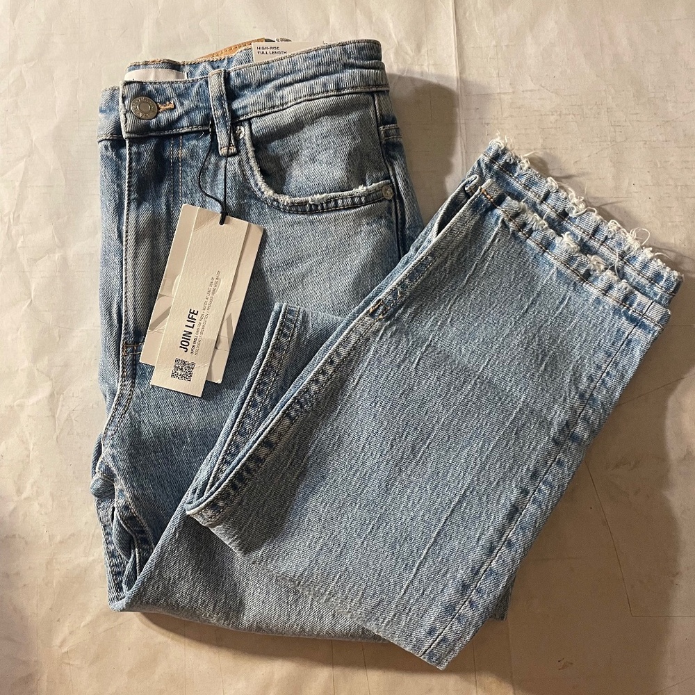 Zara Split Slim High Rise Full Length Jeans (Color: Light Washed Blue)
